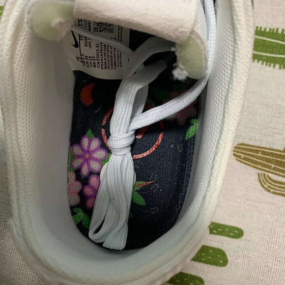 Nike Sb Dunk Low X N7 Sneakers - Picture 2 of 7